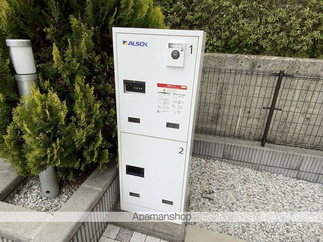ノース・カーサAの玄関写真