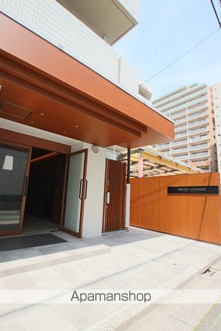 ライフシティの玄関写真