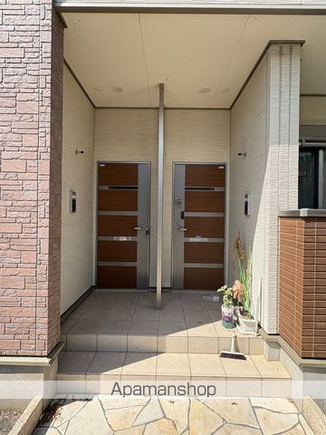 サンリット ガーデンB棟の玄関写真