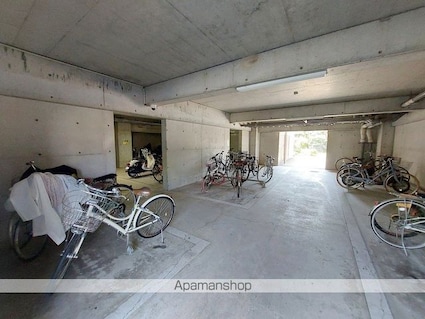 ル・ロア・ヴェール[3LDK/87.5m2]の共用部1