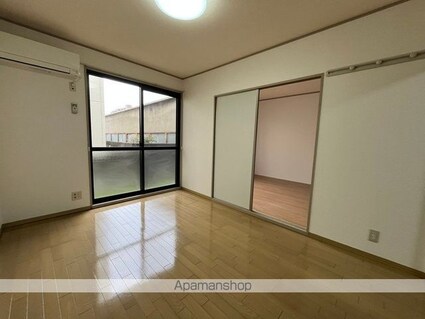 和歌山県和歌山市舟津町２丁目[3DK/50.12m2]のリビング・居間