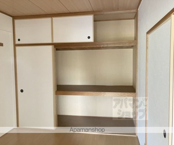 ロイヤルハイツ高塚IIの内装写真