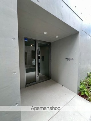 東京都中野区大和町３丁目[1LDK/40.1m2]のエントランス
