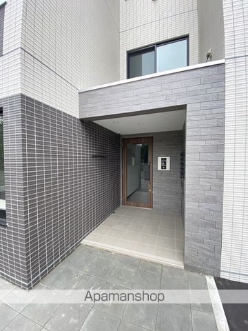 サクラブール栄通の玄関写真