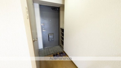 ロイヤルアットハイツ[1K/30.4m2]の玄関