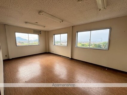 善通寺市与北町倉庫[事務所/685.97m2]の内装6