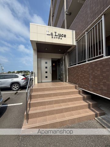 ラルーチェの玄関写真