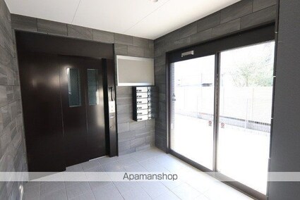 ソレアード初石[2LDK/65m2]のエントランス