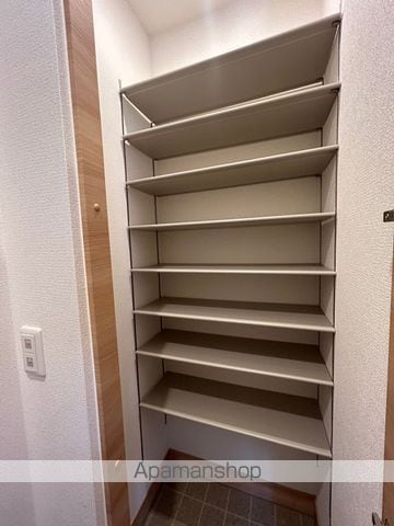 クレセント中島IIの内装写真