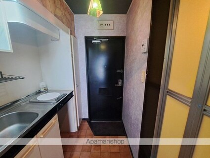 プレシアス紅葉町[1K/18.63m2]の玄関