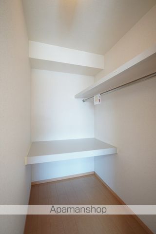 リビングタウン明ケ島 Aの内装写真