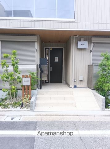 セレスティア小茂根の玄関写真