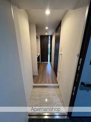 東京都中野区江原町２丁目[1K/27.88m2]の玄関