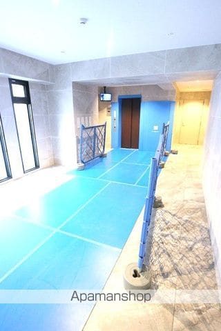 ウェルス神屋町の玄関写真
