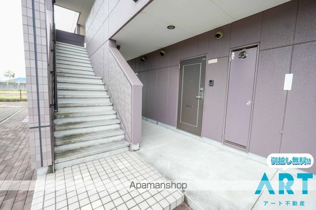 プレッソリーバYの玄関写真