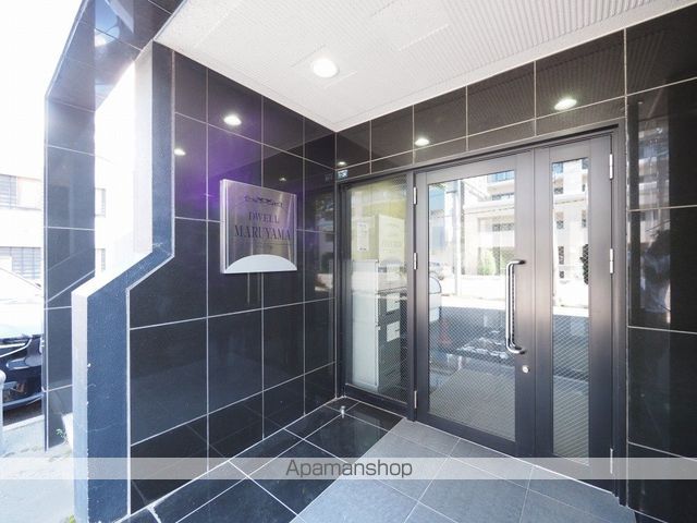 ドエル円山の玄関写真