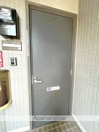 ハピネス高柳　Ｃ棟[3K/50.78m2]の玄関