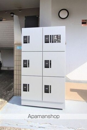 ヴィラ・アンソレイエ御幸[1K/26.66m2]のエントランス1