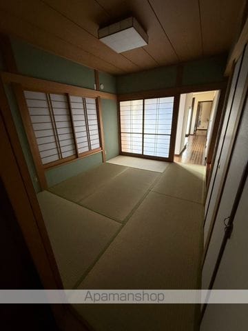 福山市 2階建 築32年の内装写真