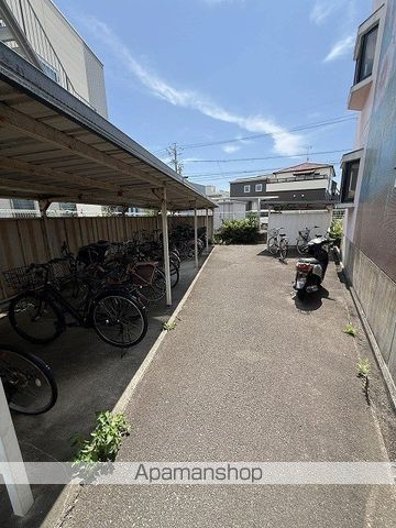 アドミラル・オズの外観写真