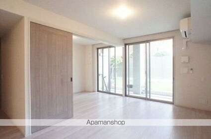 クレヴィア成城[3LDK/70.78m2]のリビング・居間