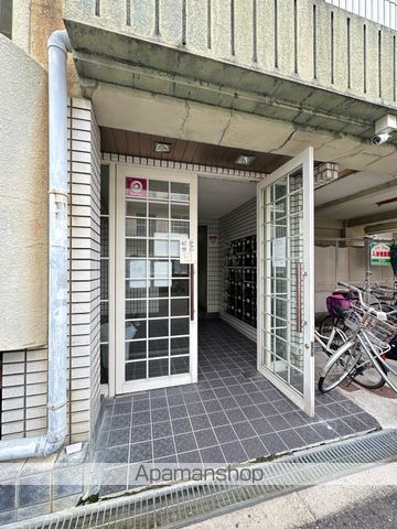 アベニュー西長居の玄関写真