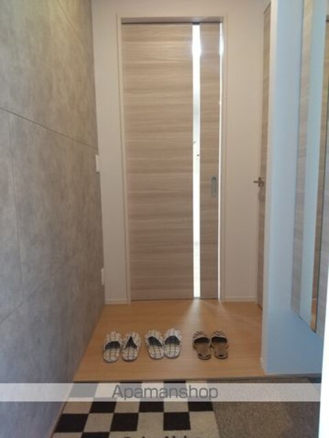 ＤーＲＯＯＭ尾崎丁[2LDK/61.53m2]の玄関