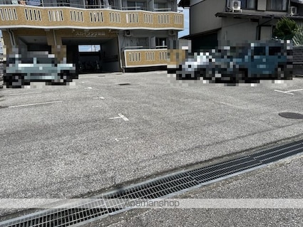スカイプラザ新田[1K/19.44m2]の駐車場