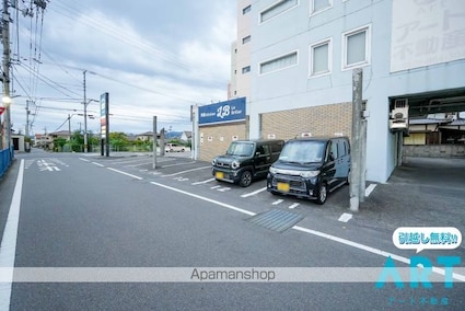 愛媛県松山市森松町[2LDK/49.98m2]の駐車場