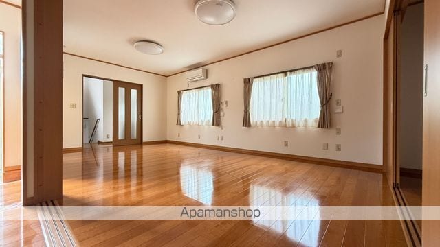 小浜鳥居町貸家の内装写真