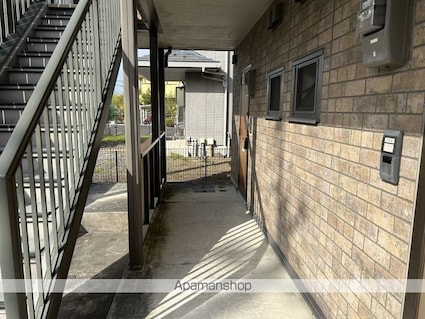 ファーストステージ[1R/30.27m2]のエントランス