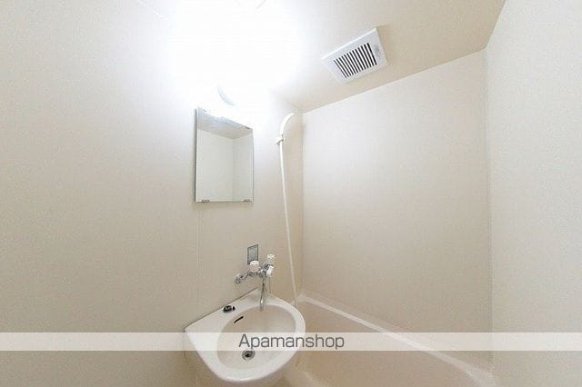 ロイヤルヒルズ駅南の内装写真