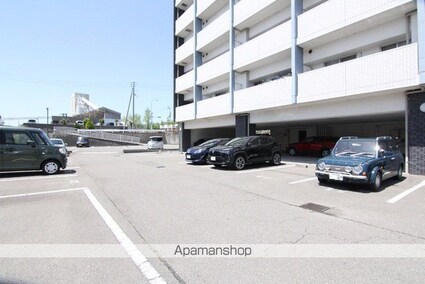 ヴィラ・アンソレイエ[2DK/45.34m2]の駐車場