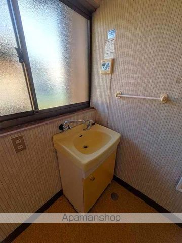 小出三区青山貸家の内装写真
