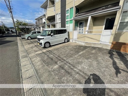 ティアラハウス松ヶ丘Ⅱ[1DK/29.83m2]の駐車場