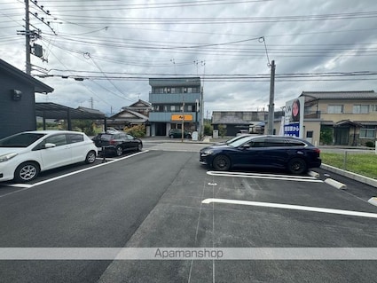 ラヴィベル本堅田[1LDK/42.82m2]の駐車場