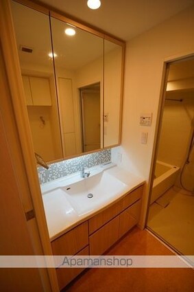 ＬＩＧＨＴ　ＴＥＲＲＡＣＥ　新宿御苑[2SLDK/68.52m2]の洗面所