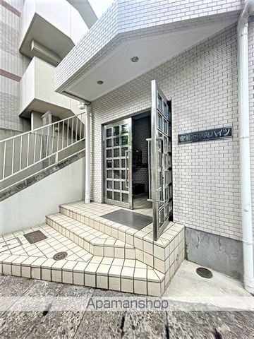 宮前平中央ハイツの玄関写真