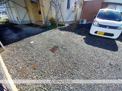 寿北Ｎ貸家[4SLDK/130m2]の駐車場