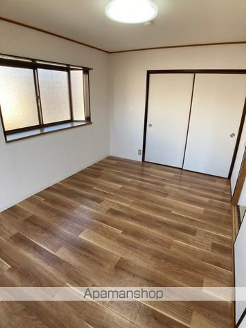 タクティ三津屋の内装写真