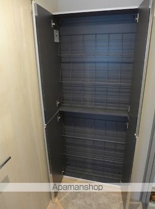 東京都新宿区四谷三栄町[1K/30.15m2]の玄関