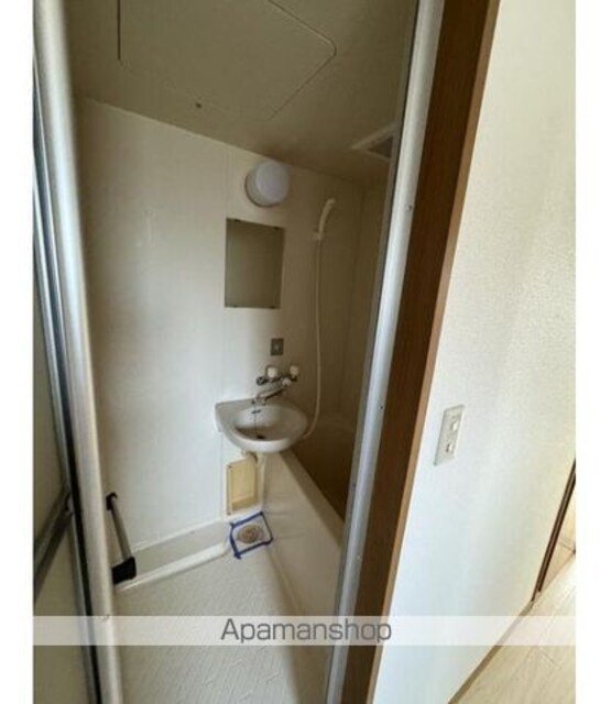 東京都世田谷区三軒茶屋２丁目[1K/23.58m2]のバス