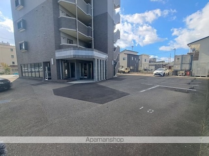 グランド・ステージ樽味[1R/35.03m2]のエントランス1