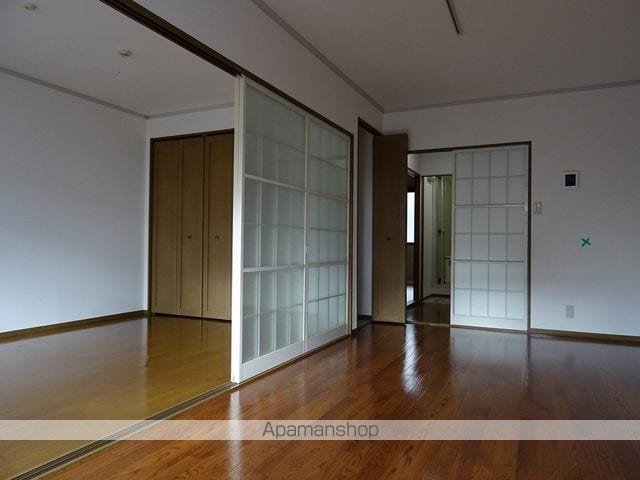 ロイヤルコート文化町IV番館の内装写真