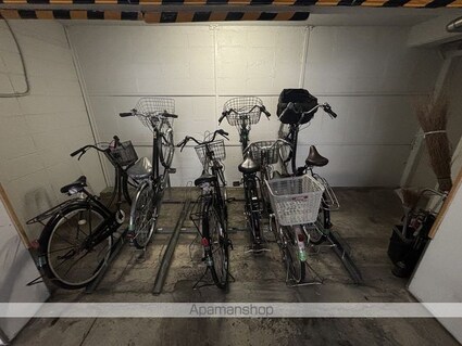 セトビル[1R/19m2]の駐車場