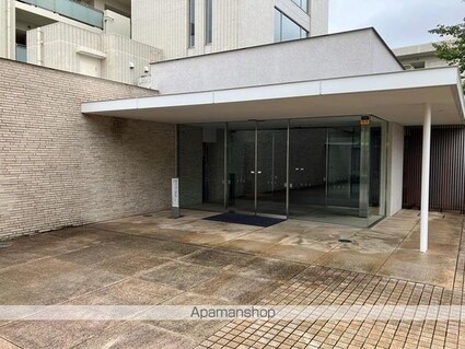 東京都世田谷区粕谷２丁目[2LDK/72.66m2]のエントランス