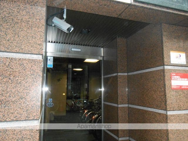 サンスティル南森町の玄関写真