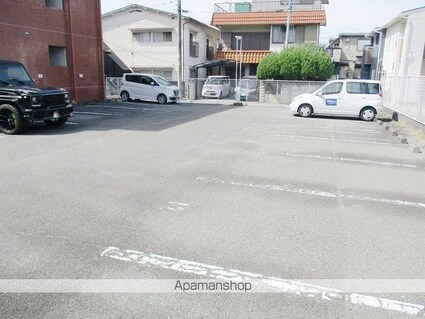 クリスタル甲府善光寺[1R/29.52m2]の駐車場