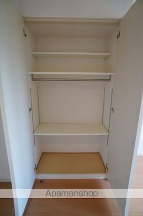 東京都新宿区西新宿４丁目[1K/33.82m2]の収納