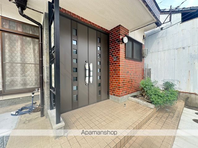 名鉄常滑線 道徳駅 徒歩10分 2階建 築46年の玄関写真
